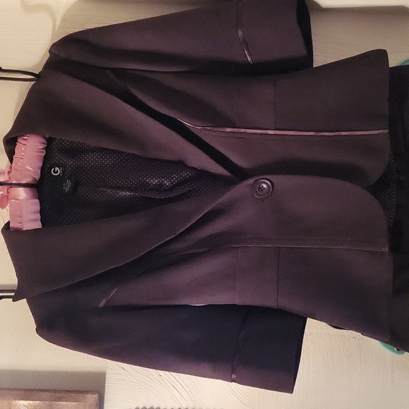 Guess 3 Piece Pants, Shorts, Jacket. Small - Picture 7 of 16